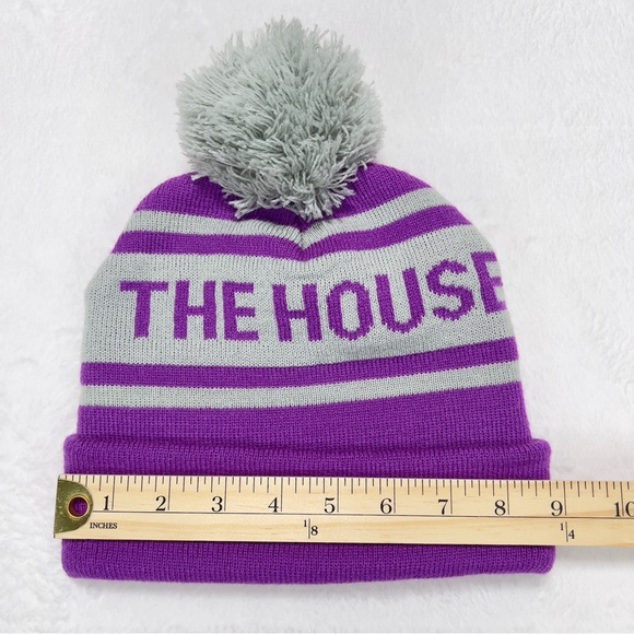 The House Beanie OS Fits All Purple Grey Pom Pom Snowboard Shop Never Worn! - Picture 2 of 9